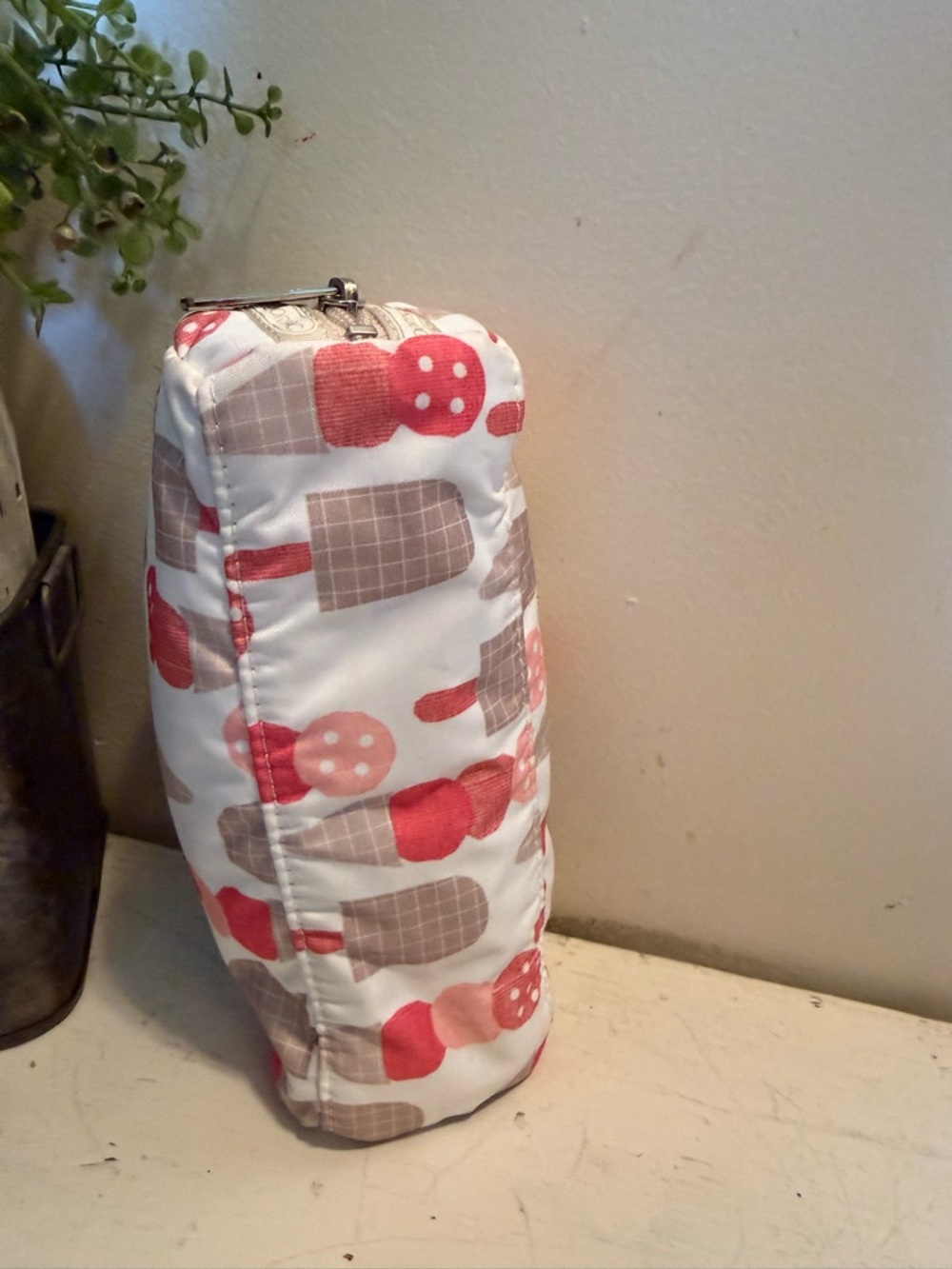 Lesportsac Cream Cosmetic Pouch with Coral & Taupe Ice Cream Print - Picture 4 of 5